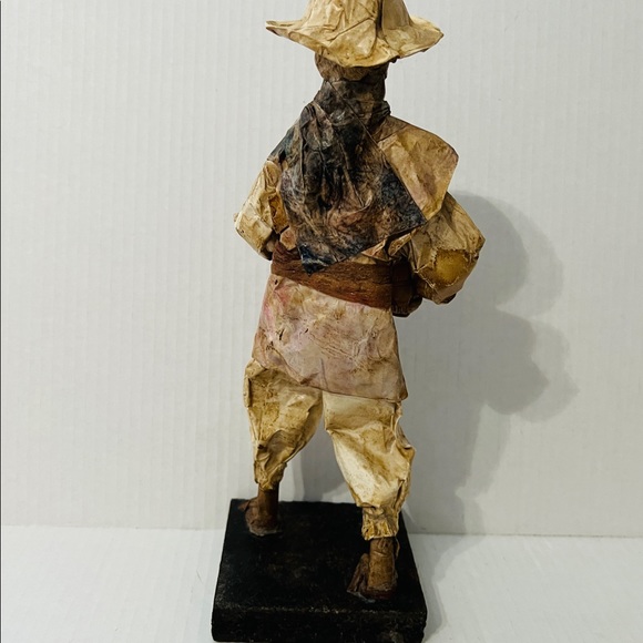 Vintage Mexican Folk Art Paper Mache Peasant Man Figurine Carrying Peanuts .12" - Picture 3 of 7